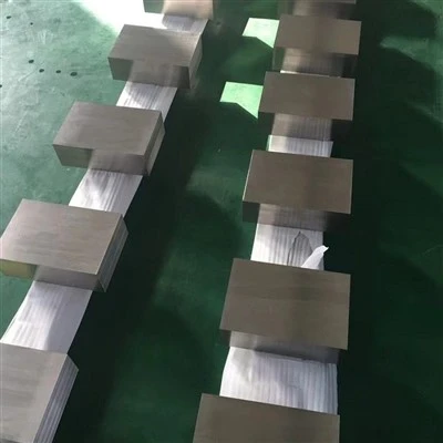 การตีโลหะผสมไทเทเนียม